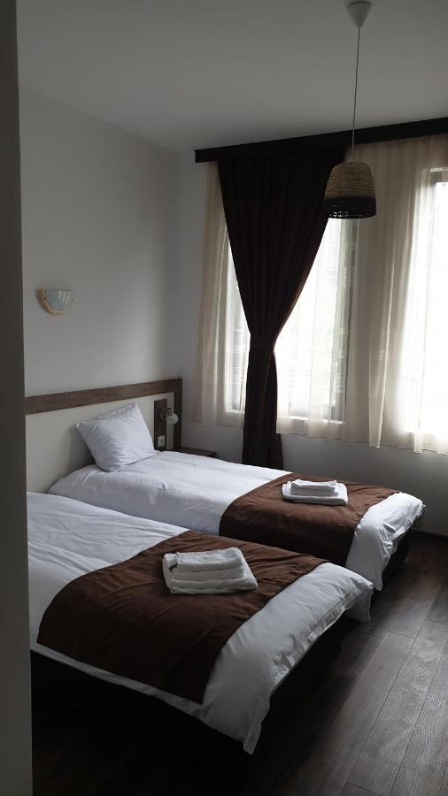 Hotel Бялата Къща Kirkovo  Esterno foto