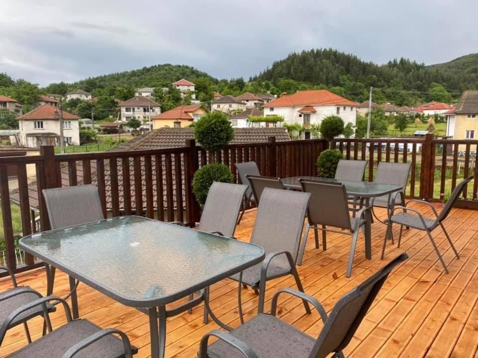 Hotel Бялата Къща Kirkovo  Esterno foto