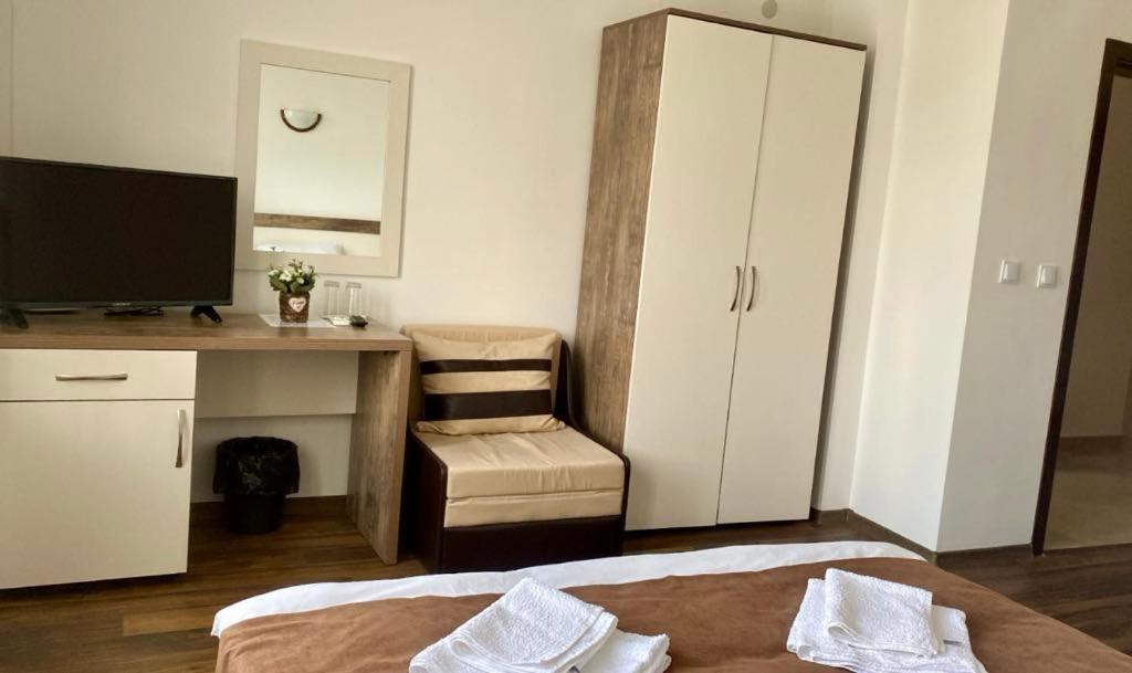 Hotel Бялата Къща Kirkovo  Esterno foto