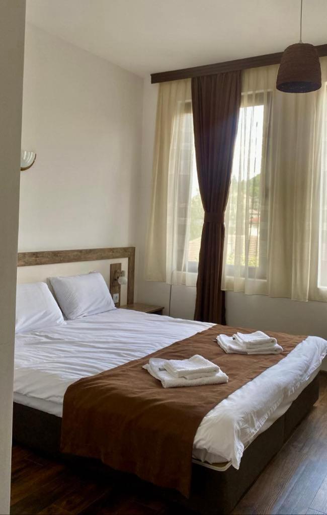 Hotel Бялата Къща Kirkovo  Esterno foto
