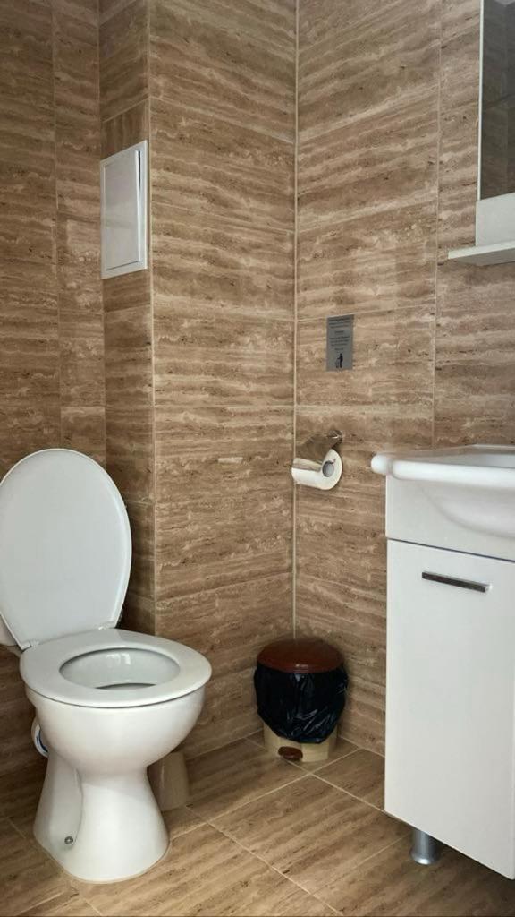 Hotel Бялата Къща Kirkovo  Esterno foto