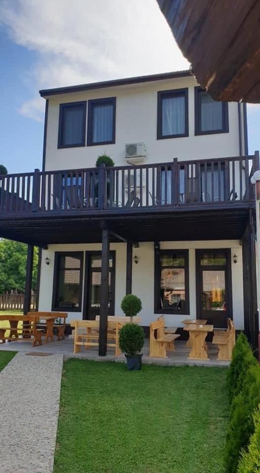 Hotel Бялата Къща Kirkovo  Esterno foto